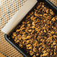 Nueces y pasas. Unsplash